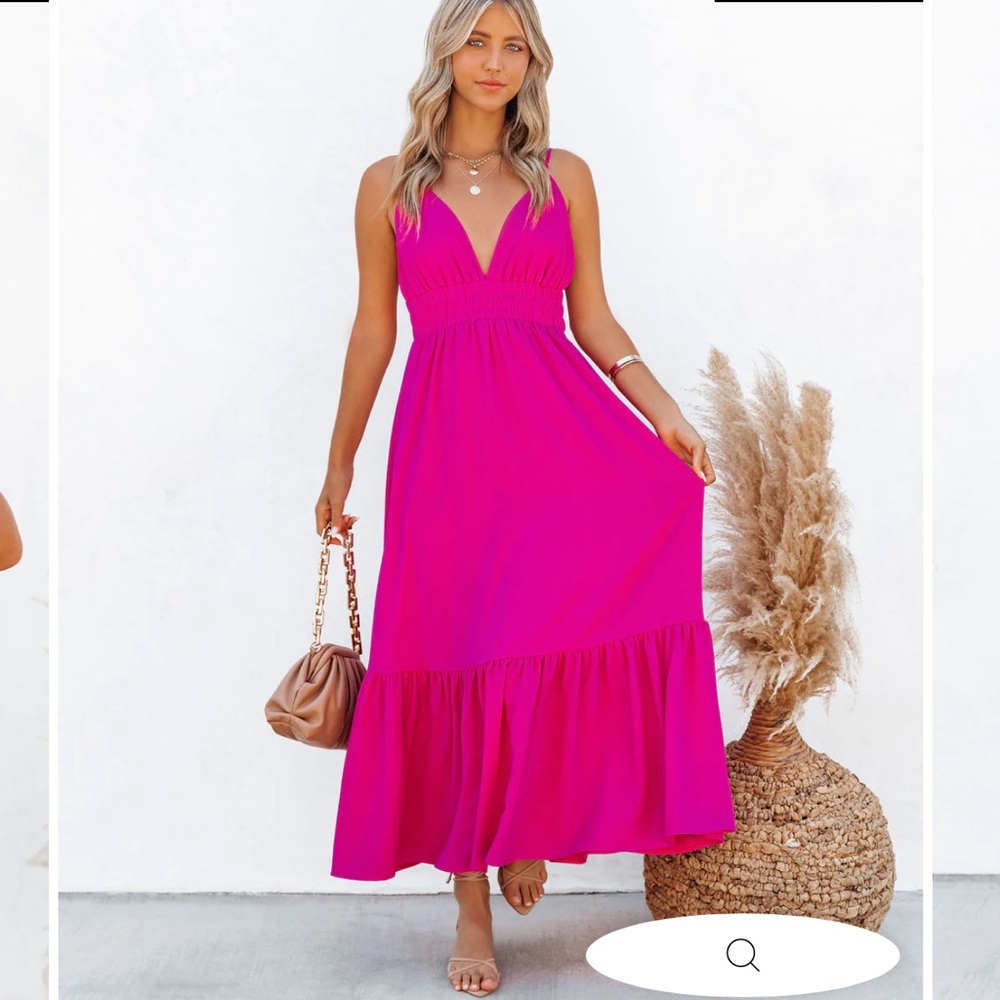 NWOT- VICI- KEPT CLOSE SMOCKED
MAXI DRESS - FUCHSIA size medium
